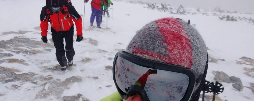 Bergrettung holt Wanderer bei Sturm vom Schneeberg 13