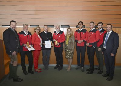 Drei Bergretter von Landeshauptfrau Mikl-Leitner ausgezeichnet 1